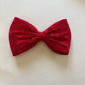 Red lace bow 🎀